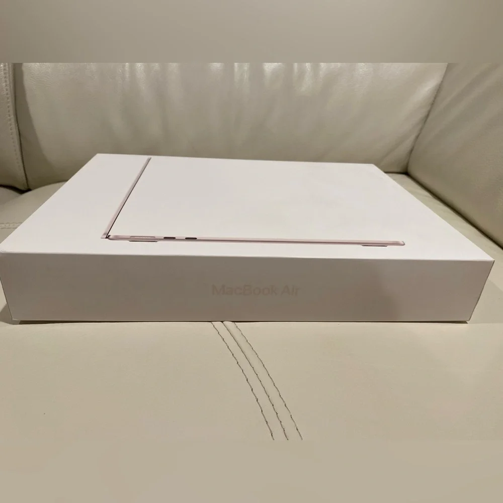 Apple Laptop in White